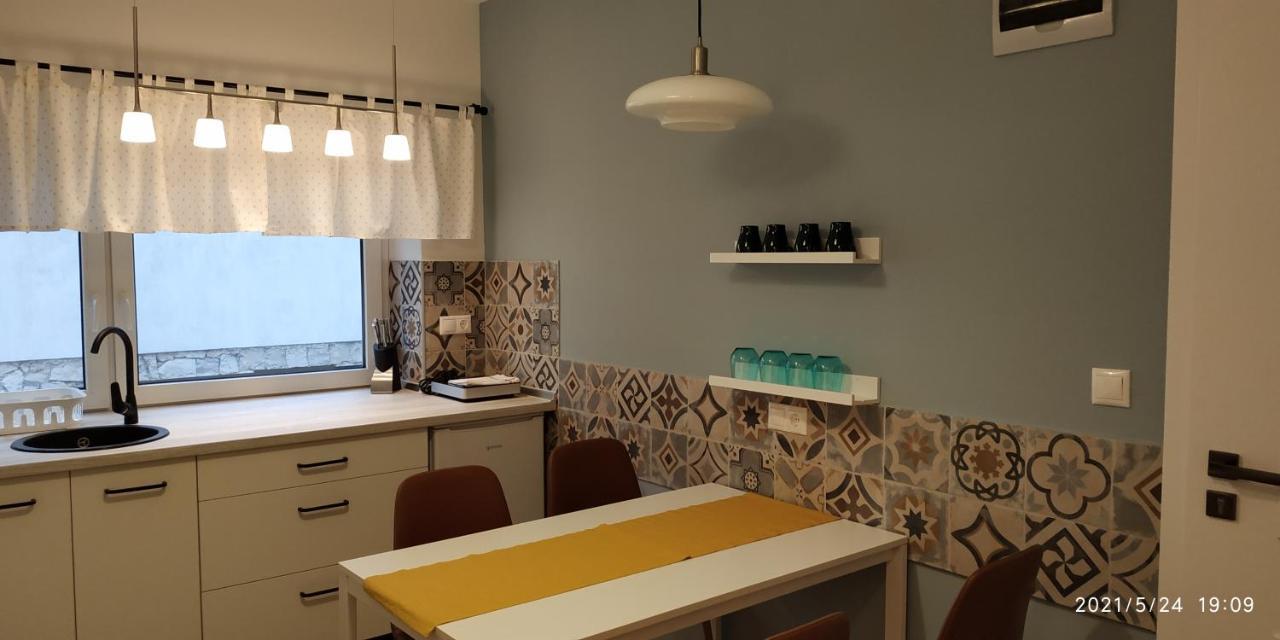 Komárom Apartman 3 מראה חיצוני תמונה